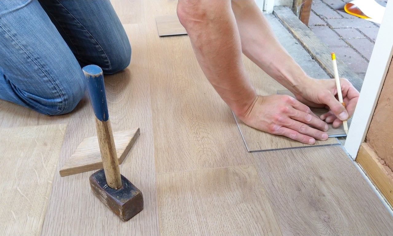 Why Facilities Management Companies Should Invest In Professional Contract Flooring